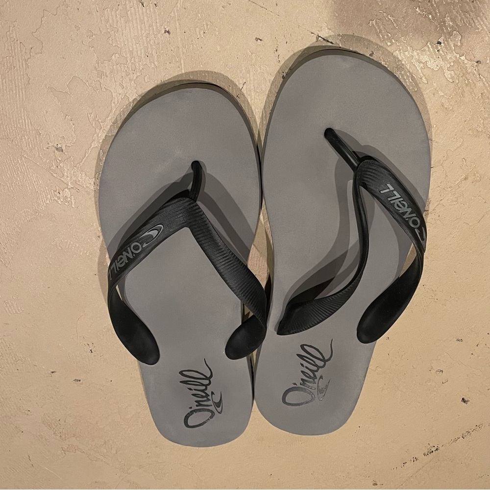 Mens O’Neill flip flops - size 13
